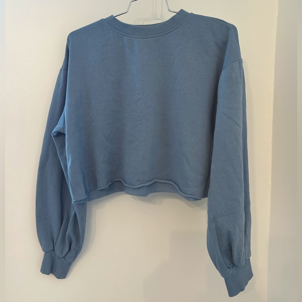 H&M DIVIDED Cropped Dusty Blue Sweatshirt